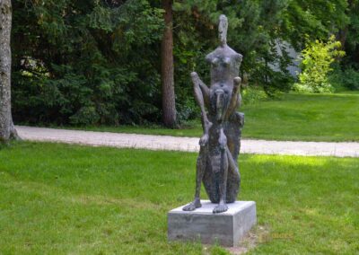 Skulpturen im Essinger Schlosspark 0005