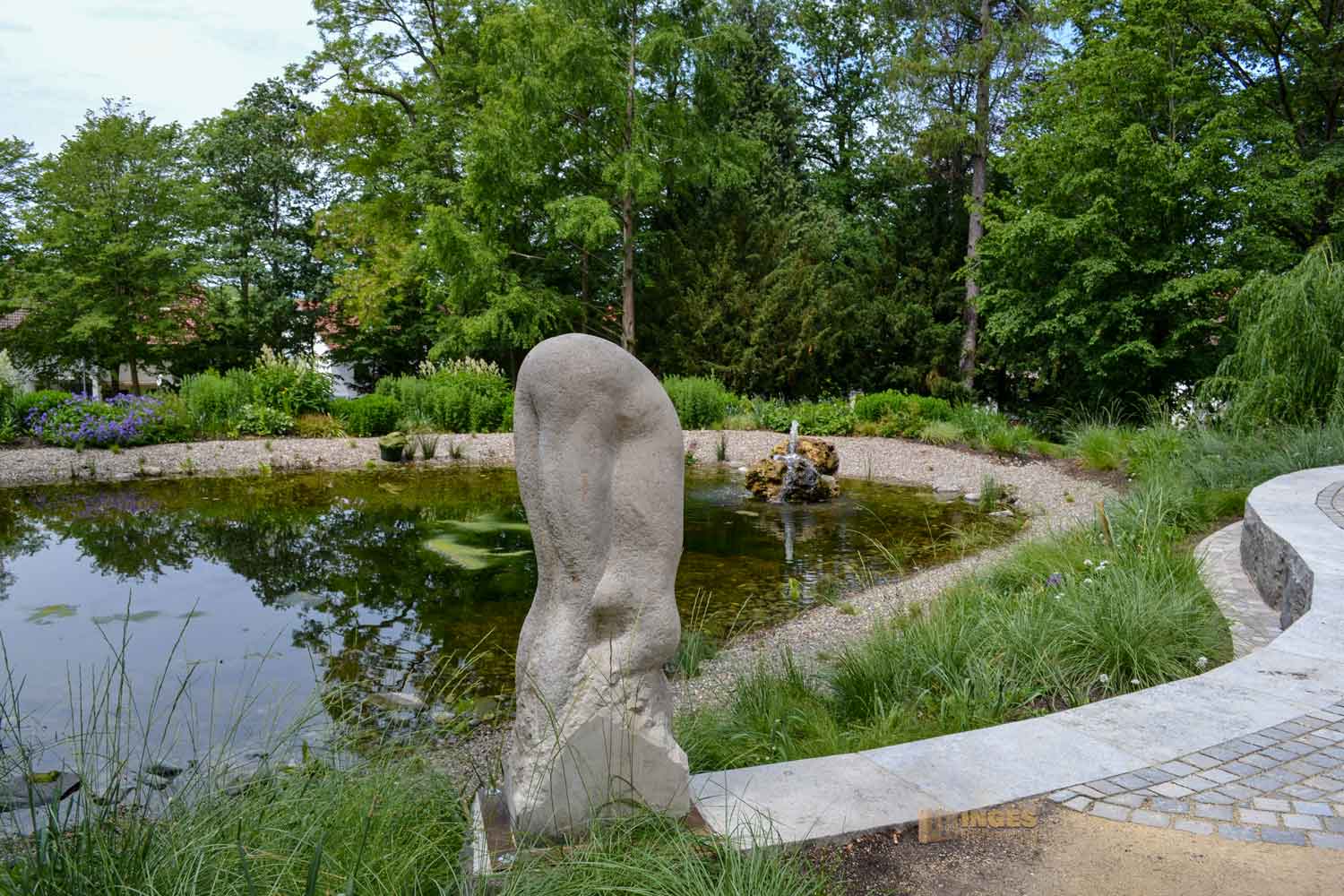Skulpturen im Essinger Schlosspark 0134