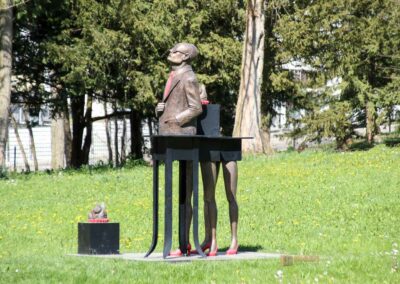 Skulpturen im Essinger Schlosspark 2829