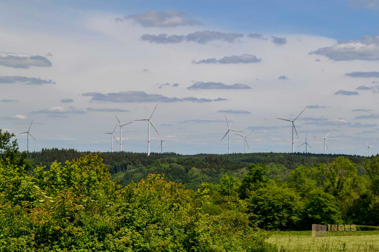 Kalte Feld Schwäbisch Gmünd-Blick auf den Windpark Lauterstein