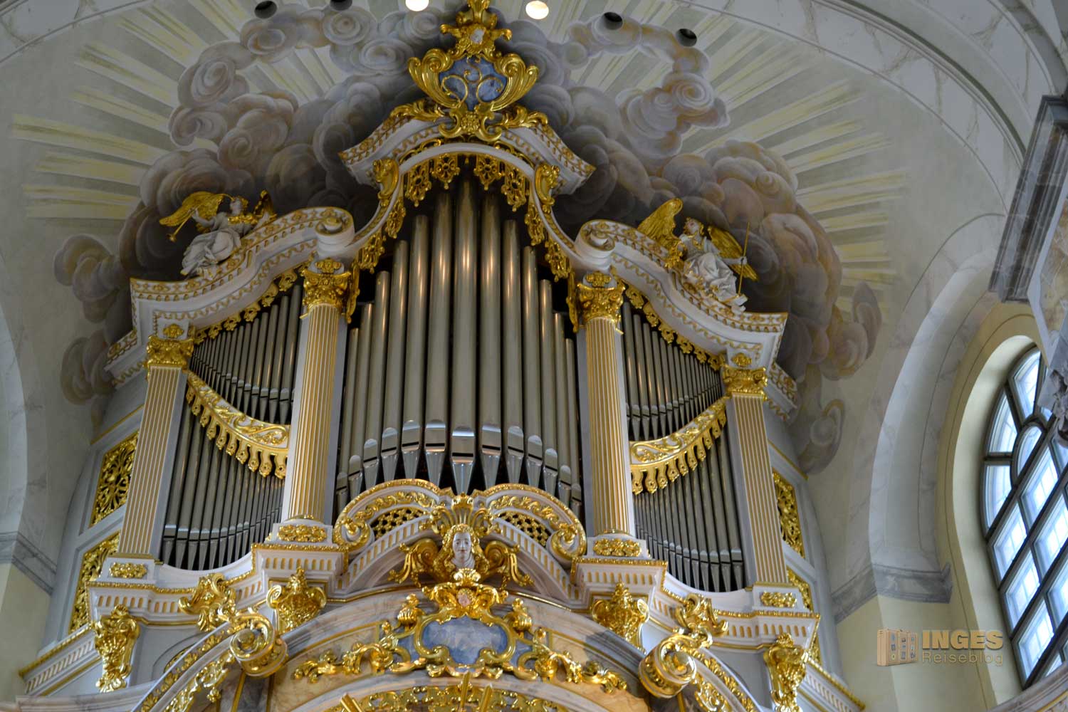 die Orgel in der Frauenkirche in Dresden 0071