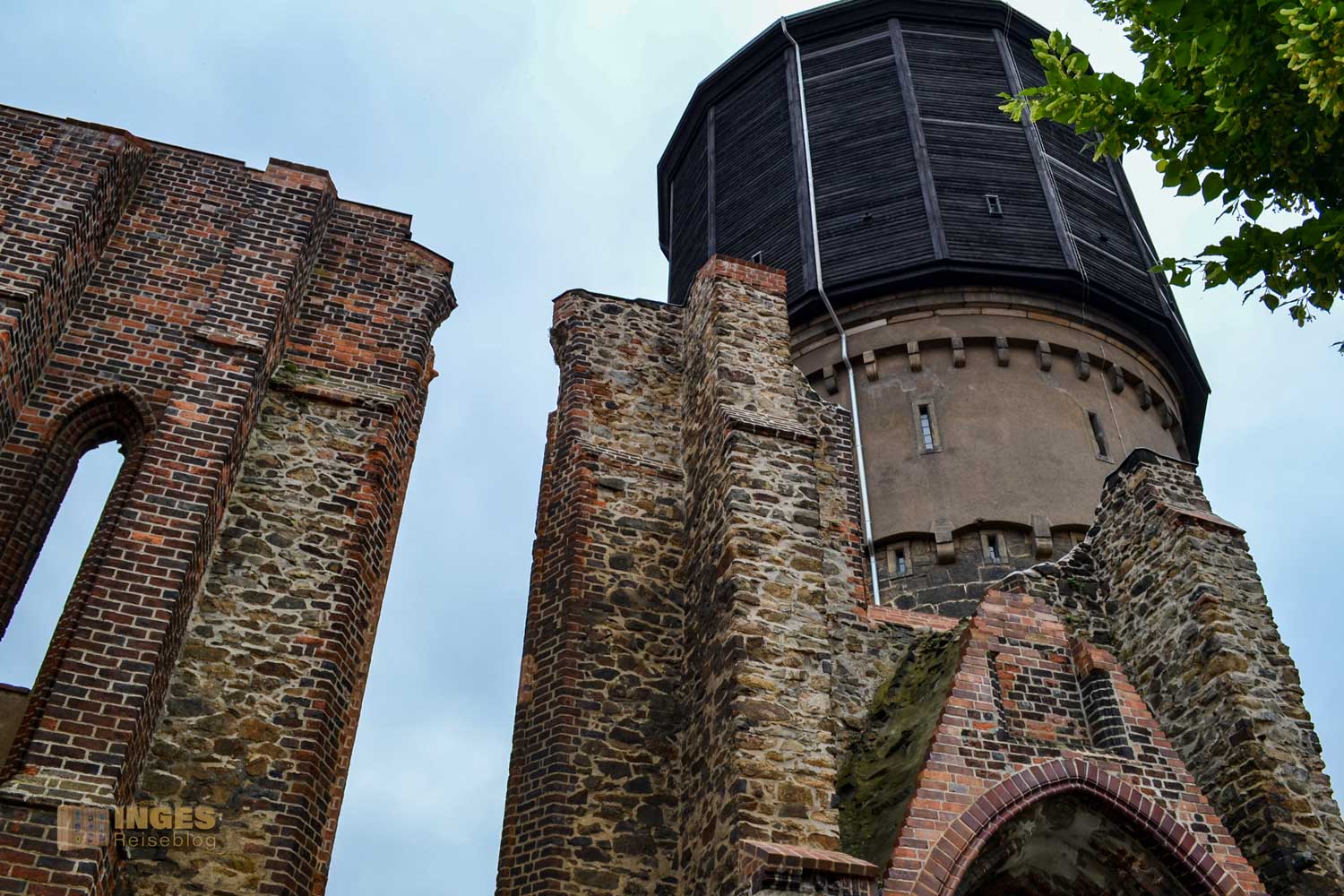 Mönchskirchruine und Wasserturm in Bautzen