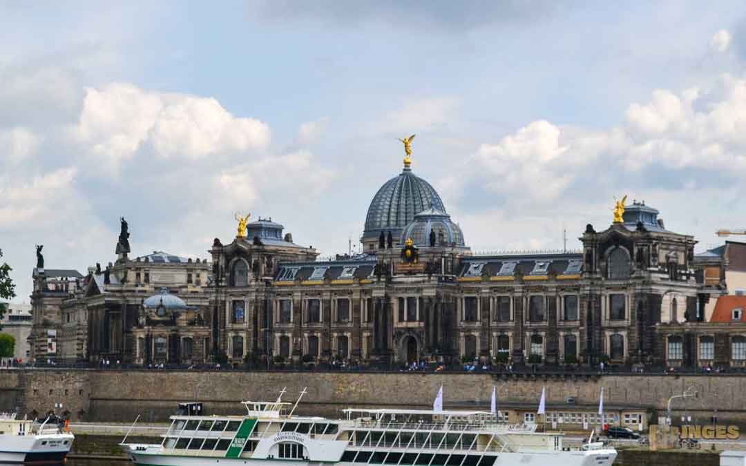 Die Brühlsche Terrasse und die Festung in Dresden