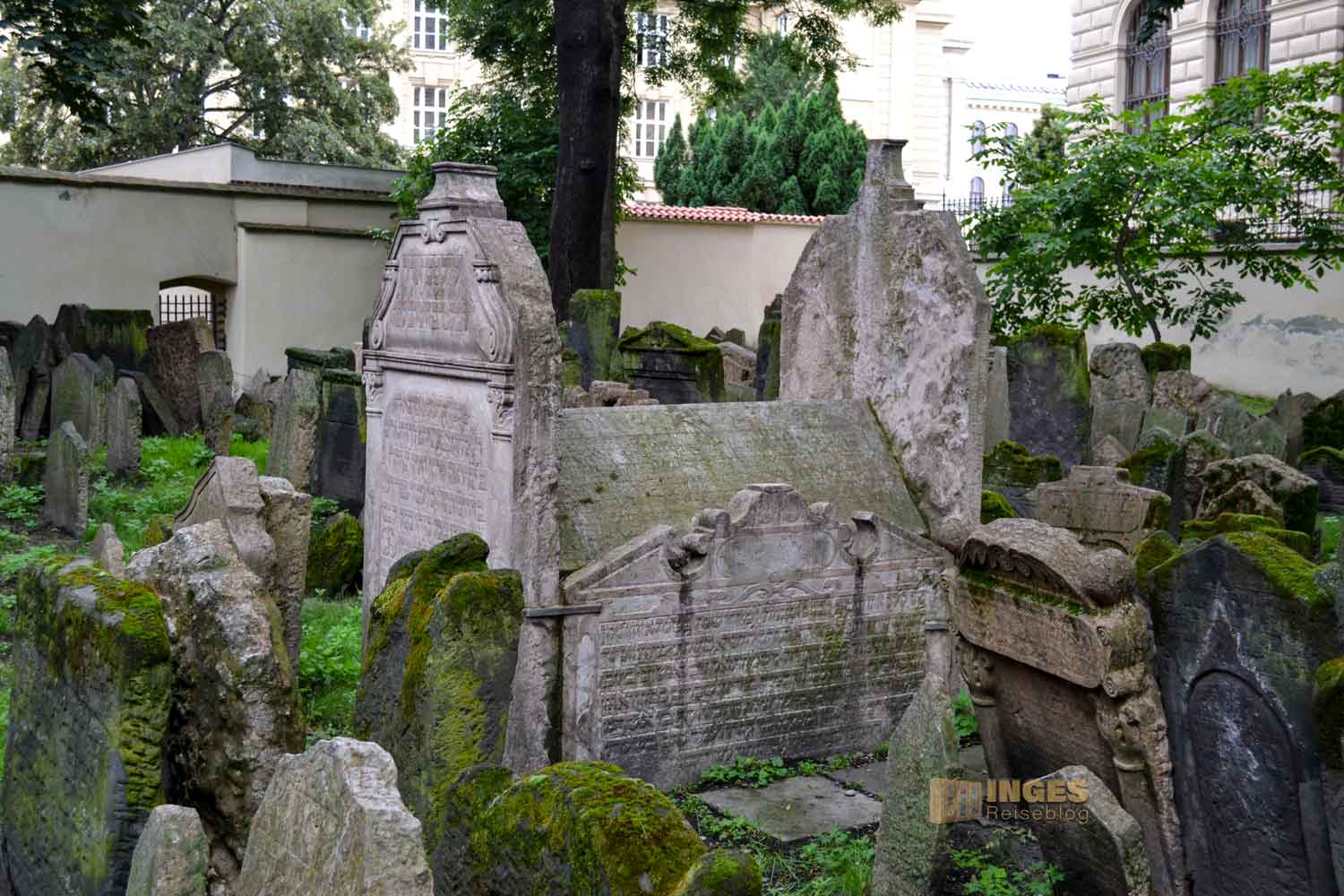 Grabstätte von Mordechei Meisel auf dem alten Jüdischen Friedhof in Prag 0220