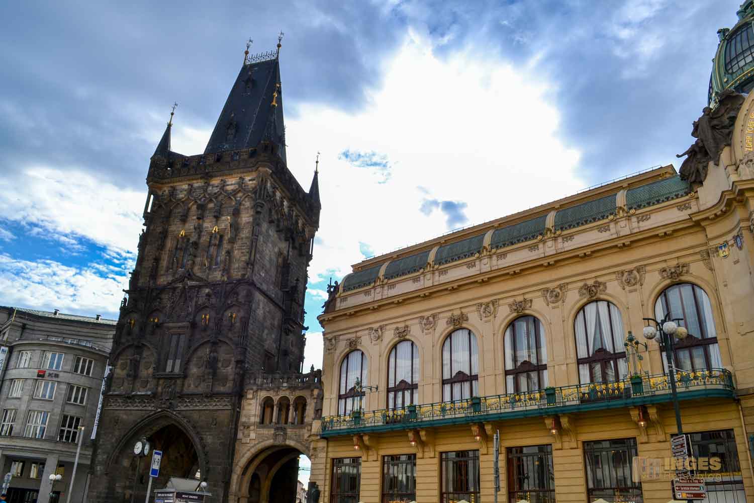 Gemeinde- oder Repräsentationshaus (Obecní dům) in der Prager Altstadt