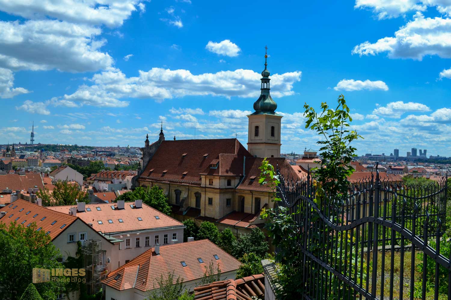 Ausblicke vom Vrtba-Garten (Vrtbovská zahrada) auf der Prager Kleinseite