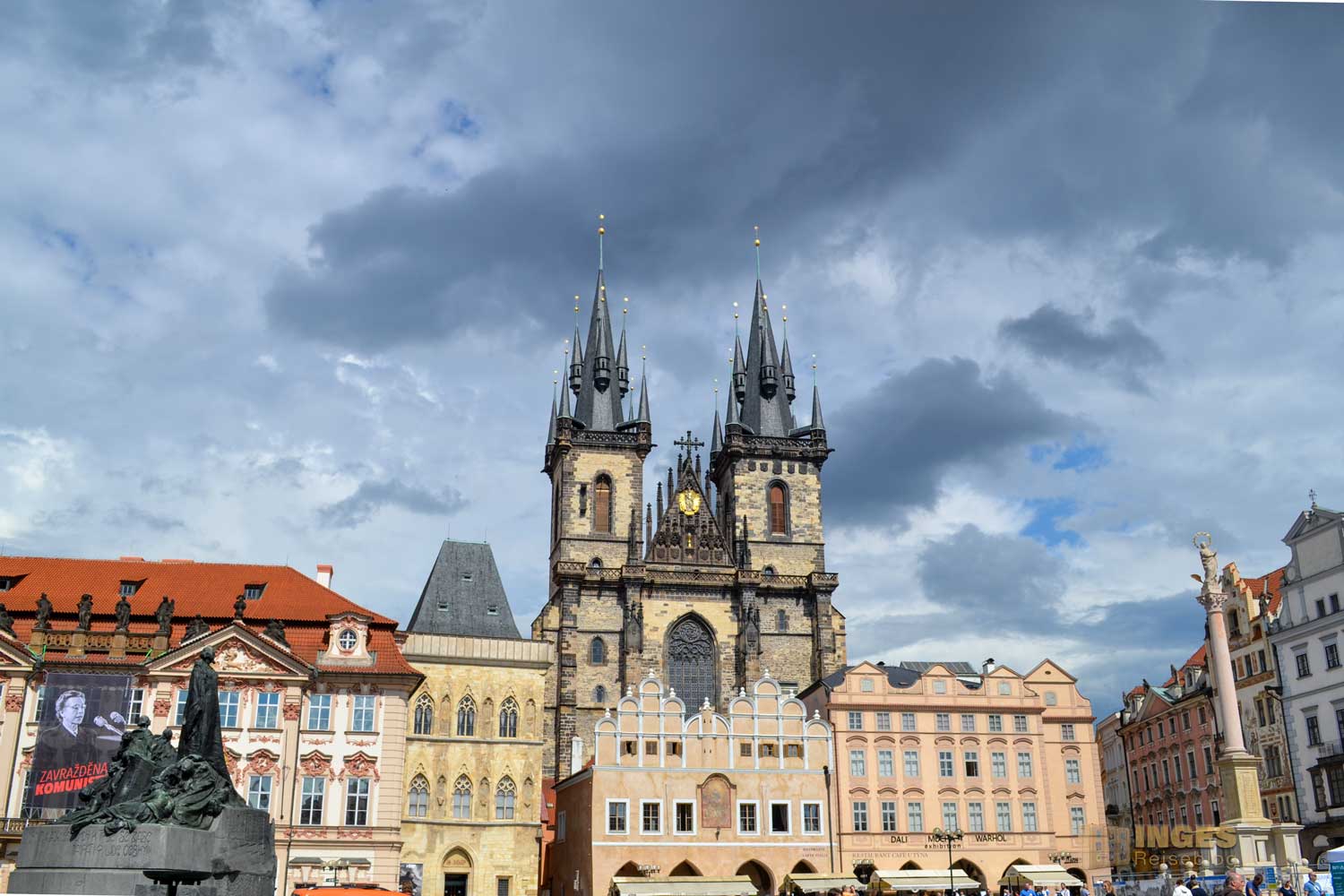 Altstädter Ring mit der Teynkirche in Prag