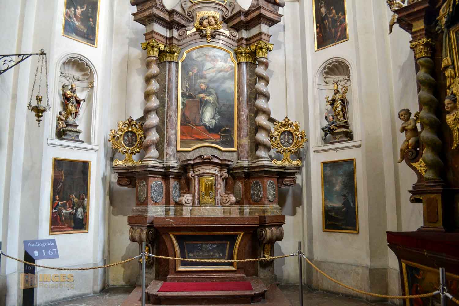 Johannes-Nepomuk-Kapelle in der St.-Georgs-Basilika auf der Prager Burg