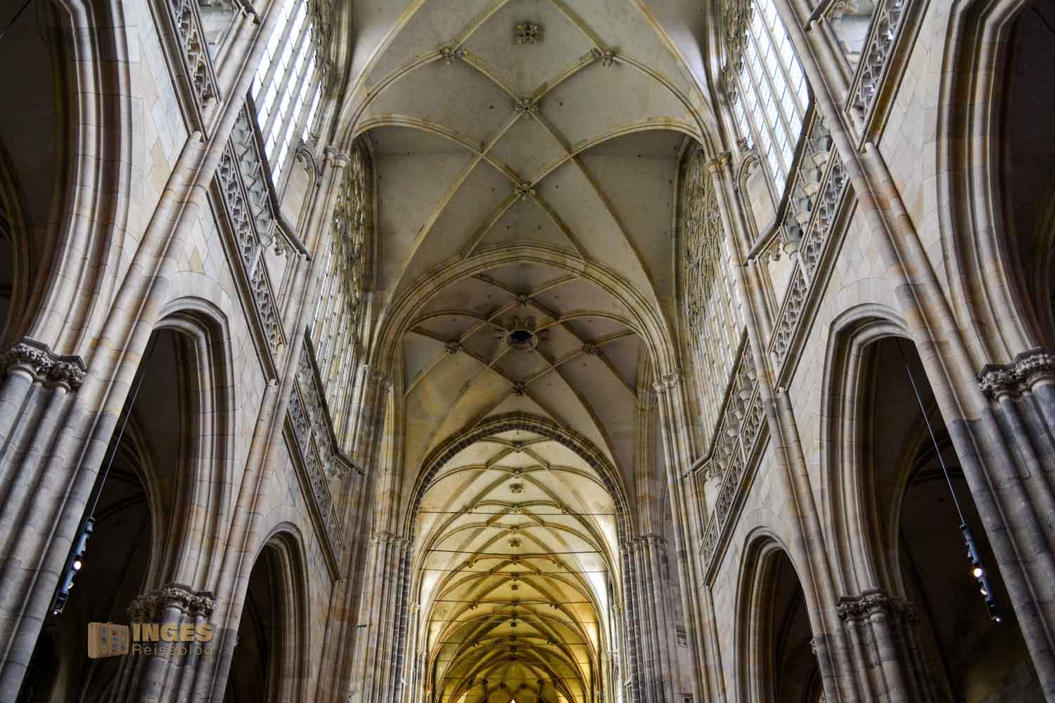 Deckengewölbe im Veitsdom in Prag