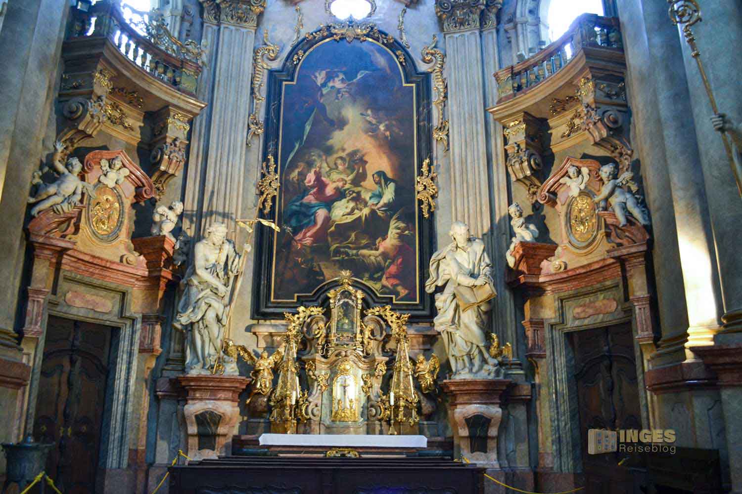 Seitenaltar in der St.-Nikolaus-Kirche auf der Prager Kleinseite