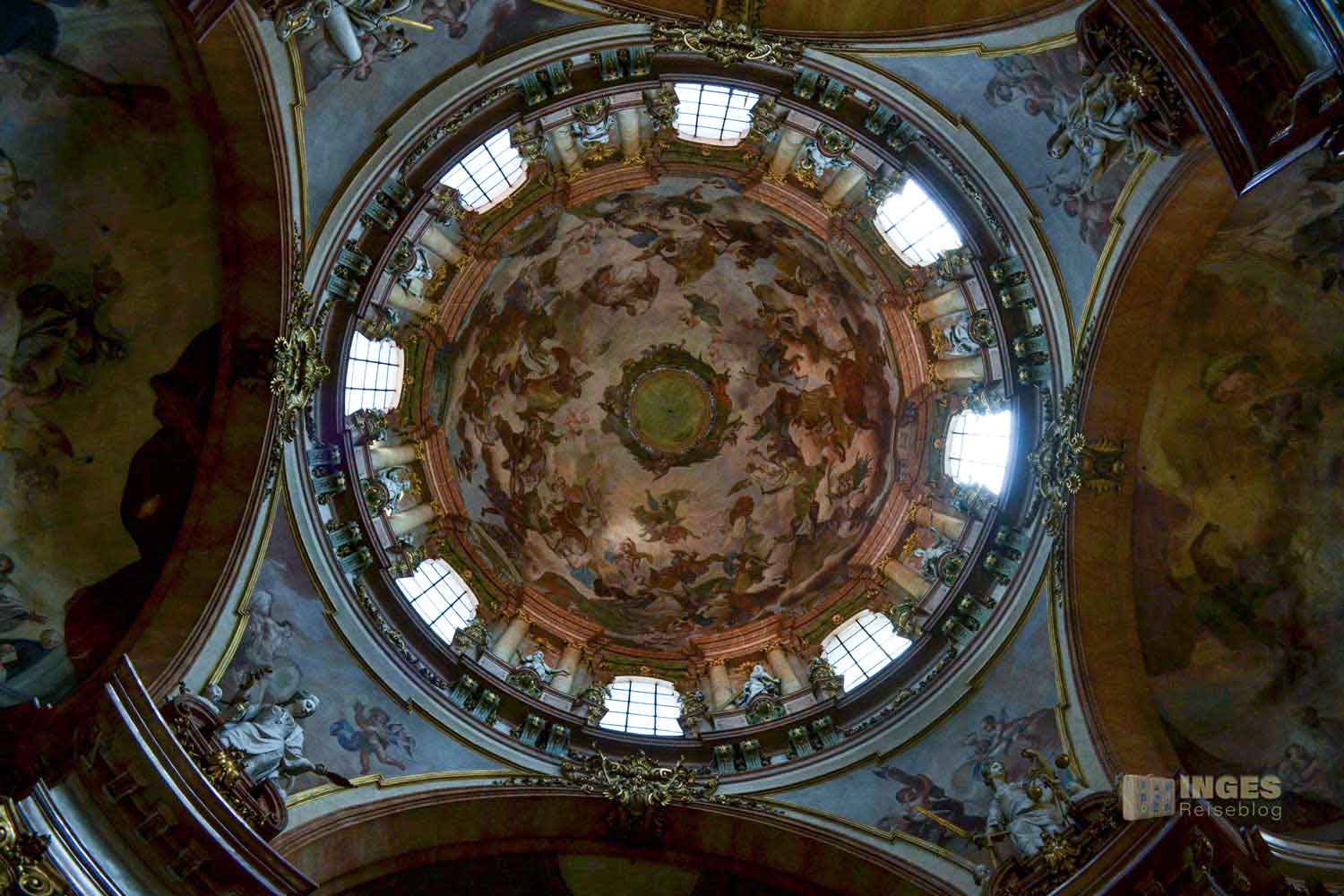 Kuppel in der St.-Nikolaus-Kirche auf der Prager Kleinseite