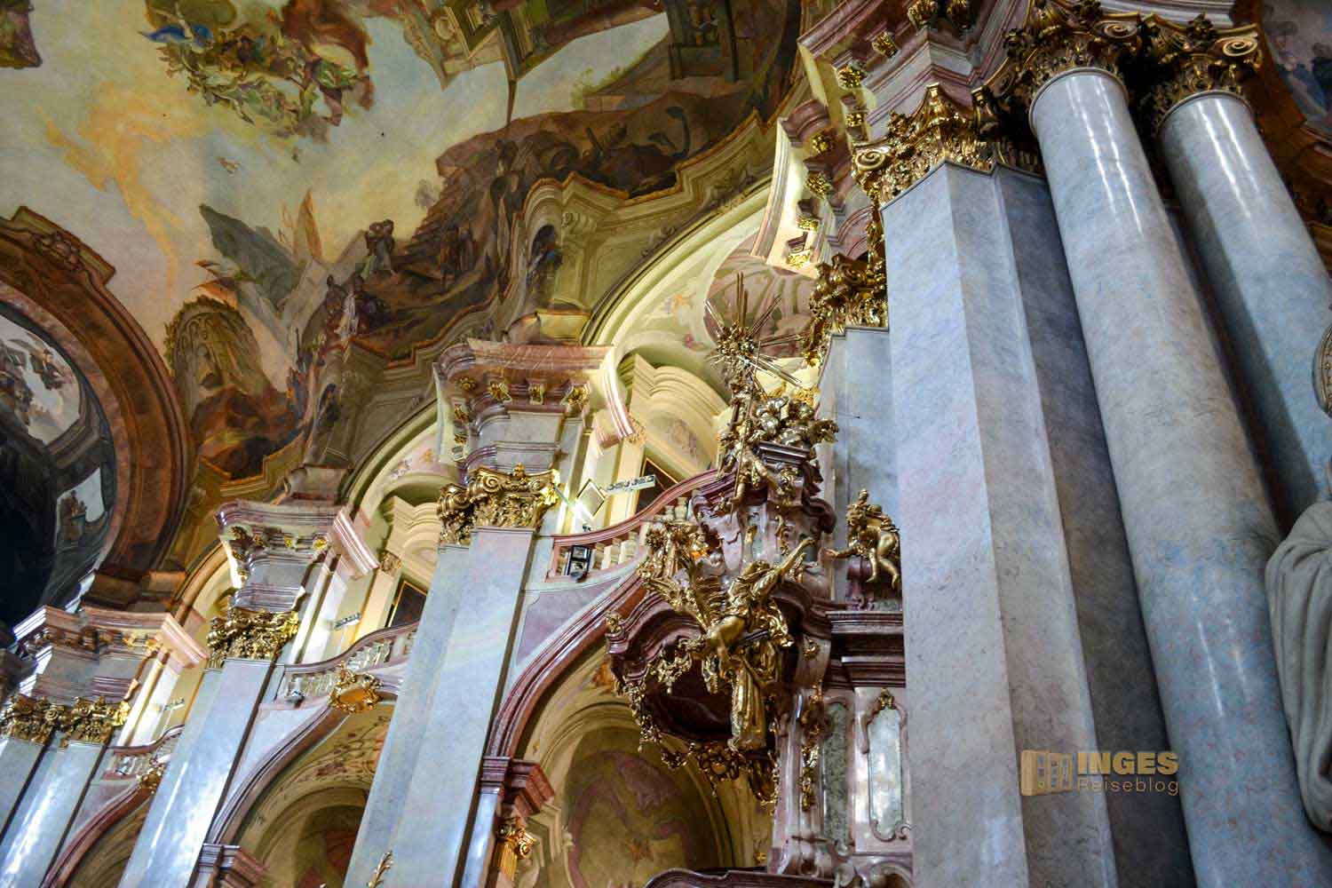 Deckengemälde in der St.-Nikolaus-Kirche auf der Prager Kleinseite