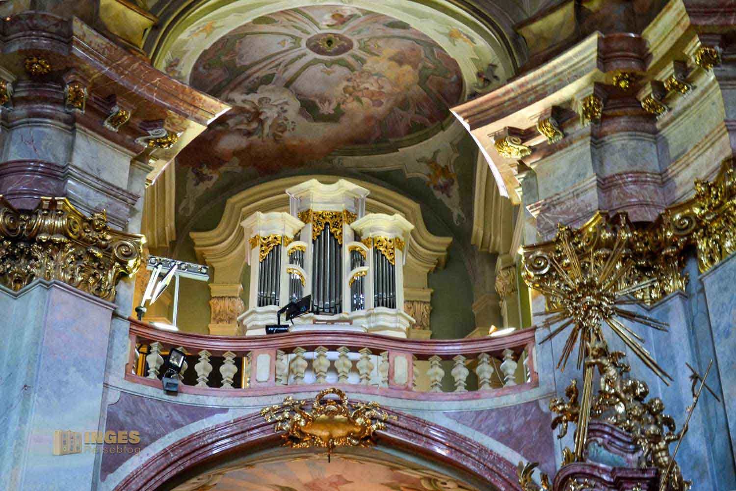 Orgel in der St.-Nikolaus-Kirche auf der Prager Kleinseite