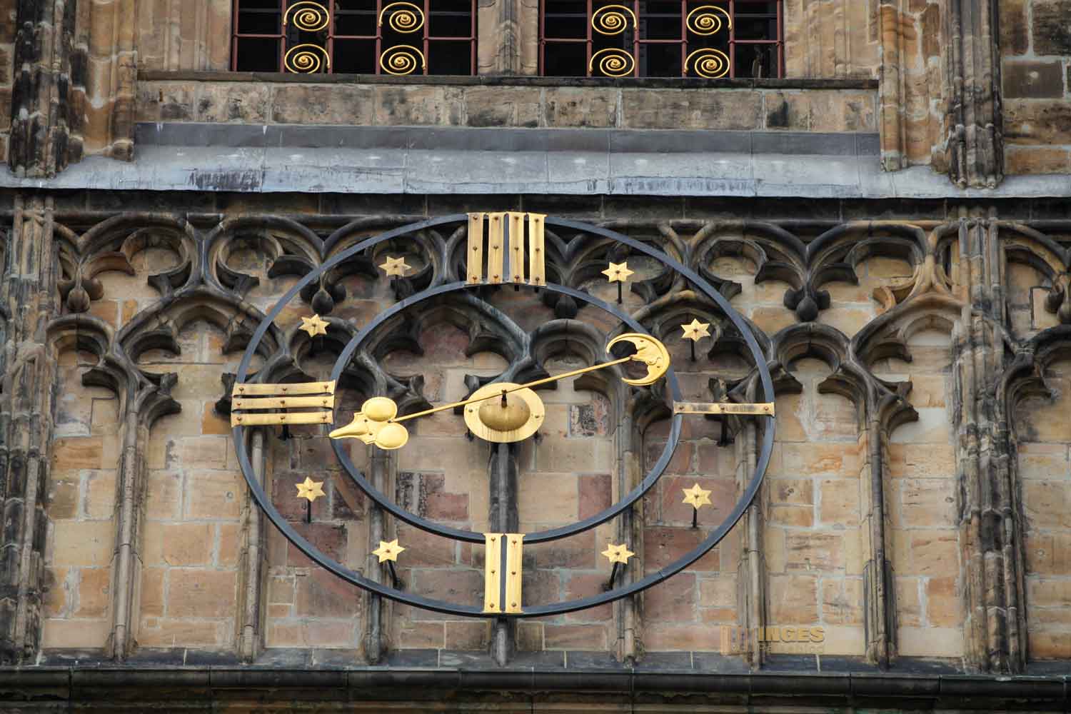 Uhr am Südturm Veitsdom in Prag