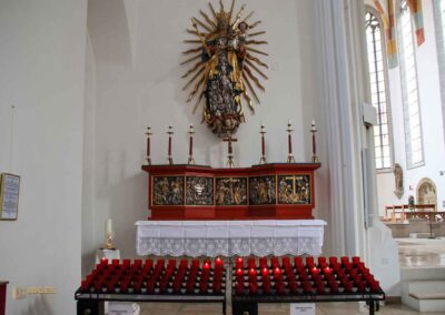 Marienaltar in der St. Salvator Kirche in Nördlingen