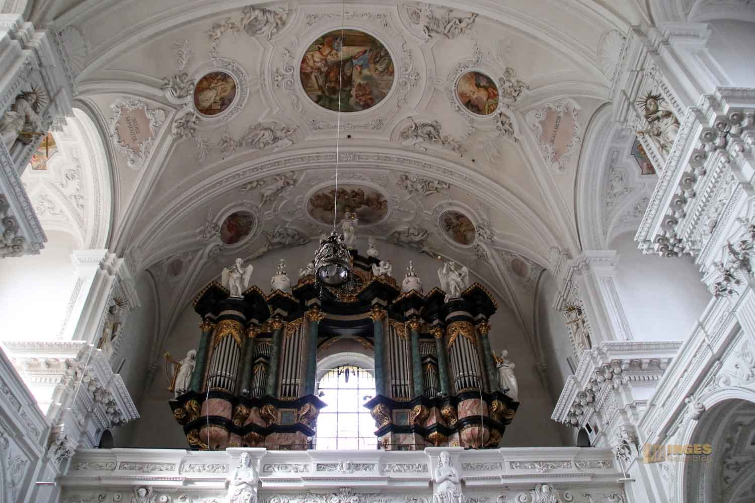 Orgel in der Wallfahrtskirche Schönenberg bei Ellwangen