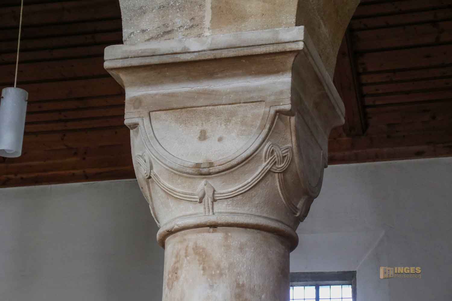 Säulen in der Stiftskirche Faurndau 0633