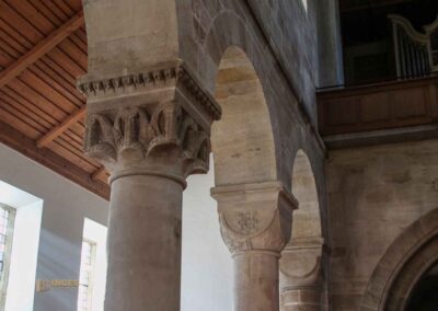 Säulen in der Stiftskirche Faurndau 0635