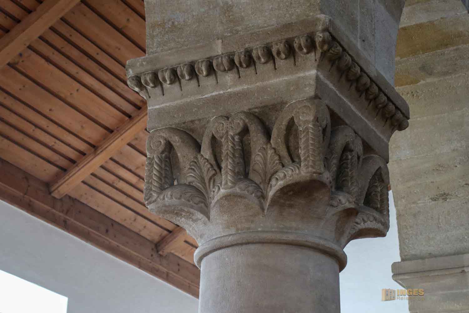 Säulen in der Stiftskirche Faurndau 0636