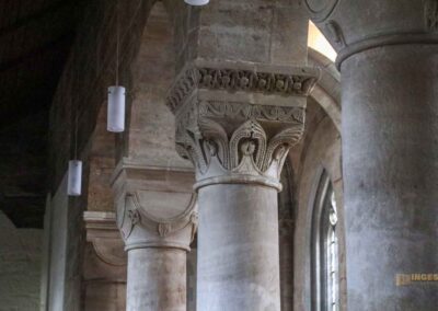 Säulen in der Stiftskirche Faurndau 0658
