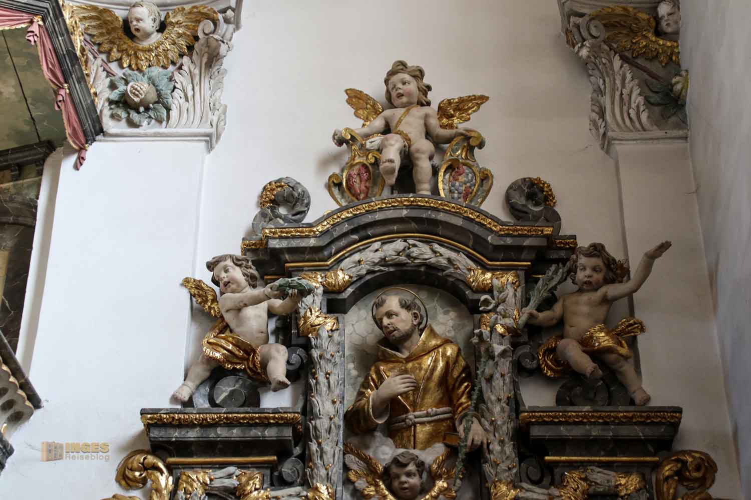 rechter Seitenaltar Wallfahrtskirche Hohenrechberg 0494