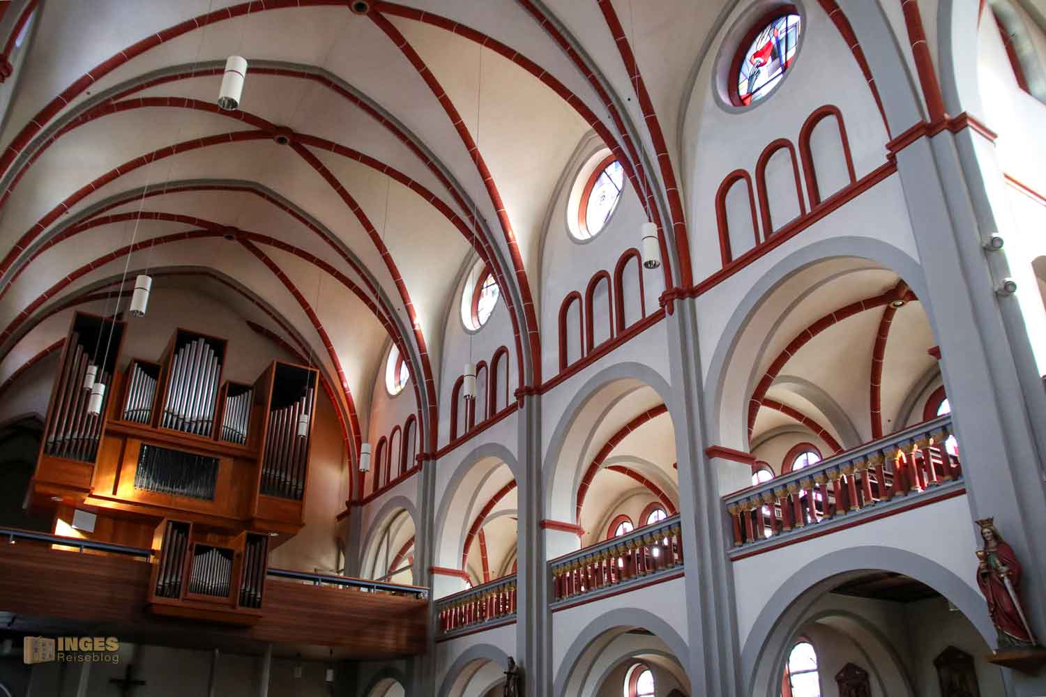 Innenansicht St. Laurentiuskirche Waldstetten 0191