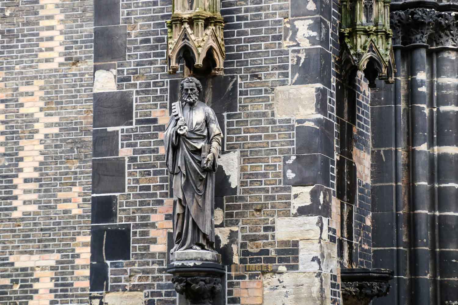 Evangelisten am TurmMahnmal St. Nikolai Hamburg 7627