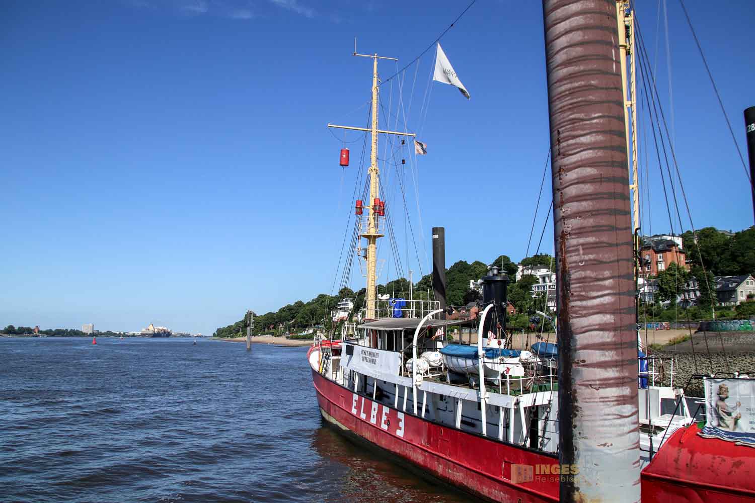 Feuerschiff Elbe 3 auf der Elbe Museumshafen Oevelgönne 9107