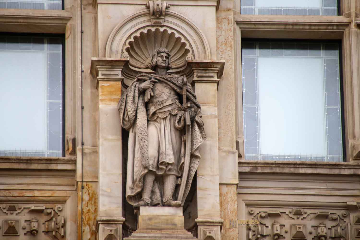 Heinrich der Löwe an der Hoffassade am Hamburger Rathaus 6534