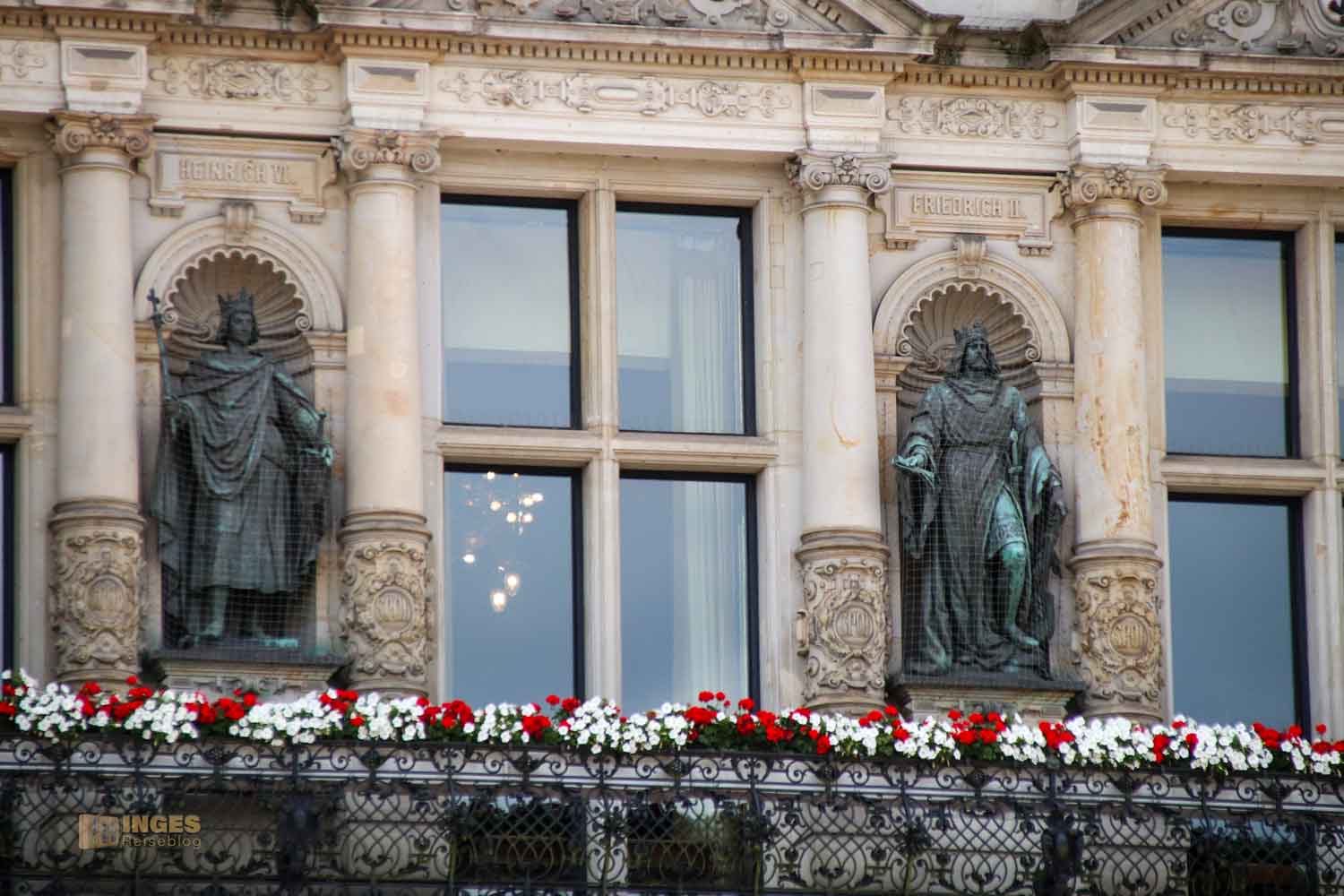 Kaiser und Könige an der Außenfassade am Hamburger Rathaus 6648
