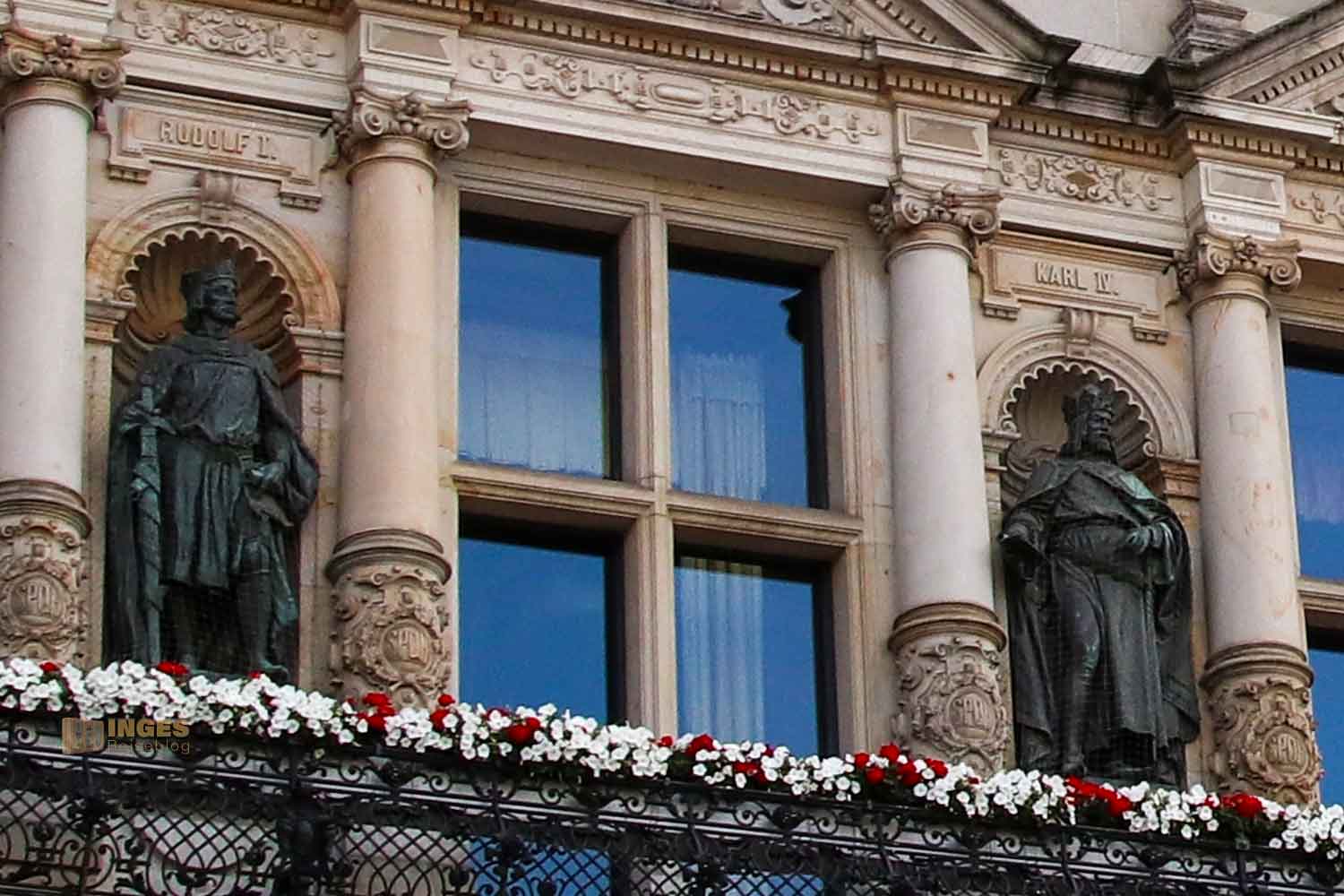 Kaiser und Könige an der Außenfassade am Hamburger Rathaus 7816_A