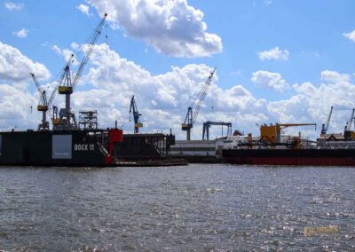 Werft Blohm und Voss Hamburger Hafen 9802