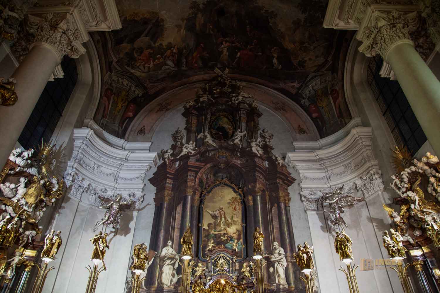 altar kathedrale st.clemens altstadt prag 0225