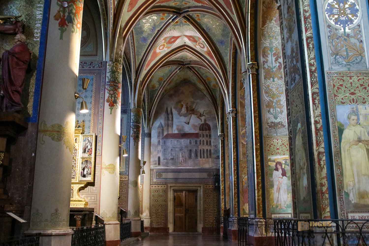 seitenkapellen basilika st. peter und paul prag vysehrad 7677