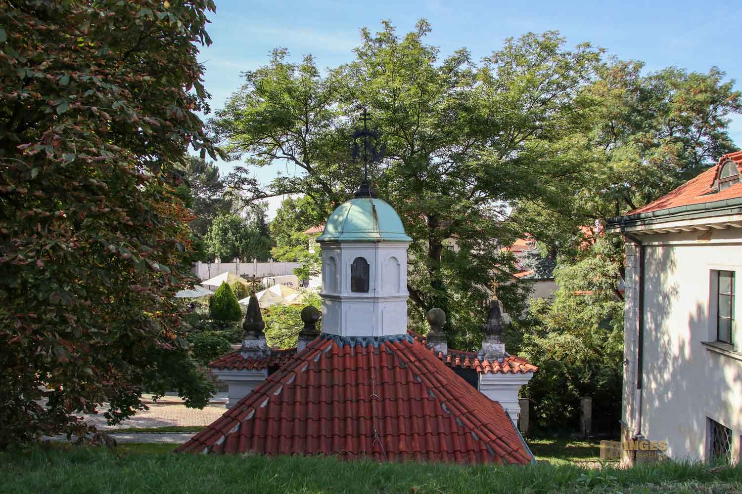 Blick auf die Kapelle der Jungfrau Maria auf den Schanzen auf dem Vyšehrad 7024