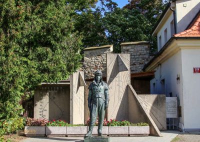 statue Štefánik vor observatorium berg petrin prag 6035