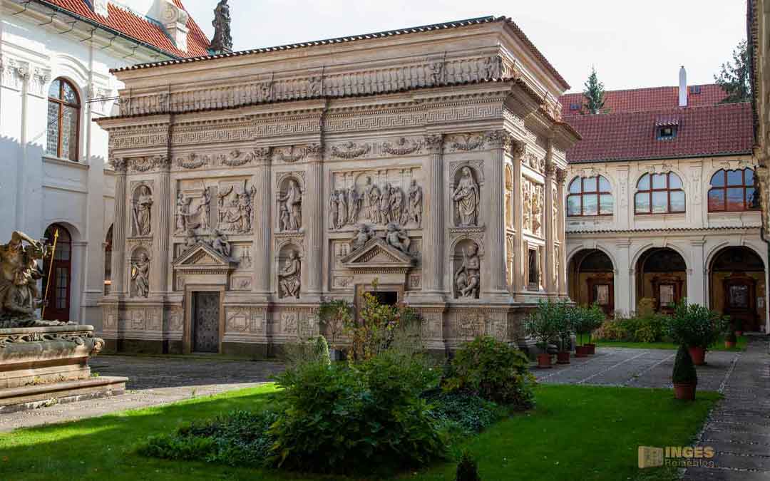 Das Heilige Haus (Santa Casa) im Prager Loreto (Pražská Loreta)