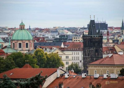 blick vom fuerstenberg garten zur karlsbruecke und kreuzherrenplatz in prag 1915