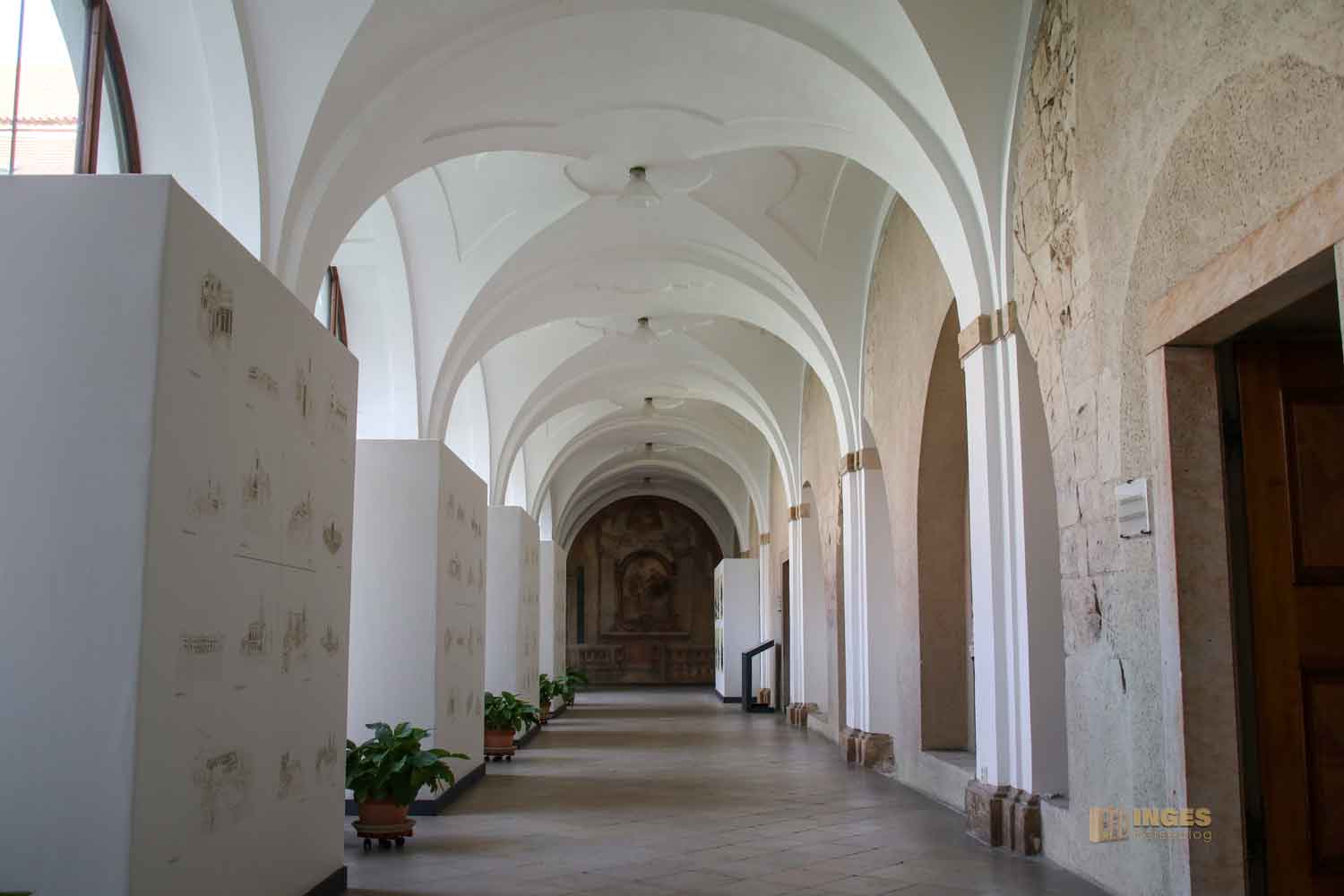 kreuzgang kloster strahov prag 9799
