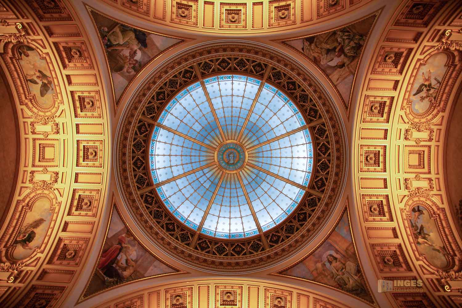 kuppel pantheon nationalmuseum prag 0153