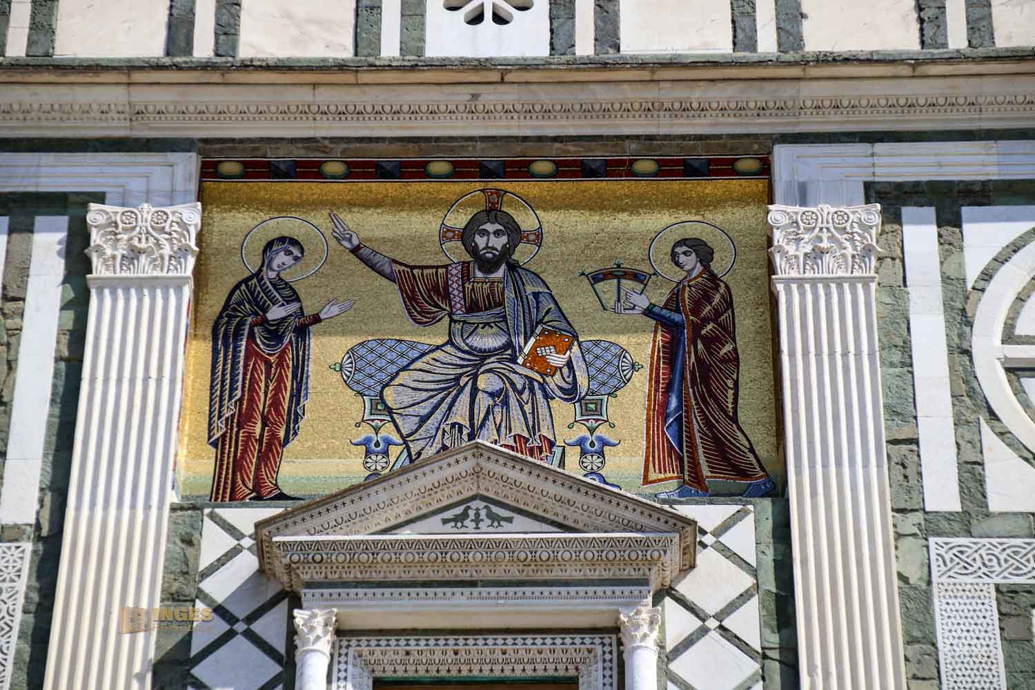 mosaik an der aussenfassade basilika san miniato al monte florenz 5001
