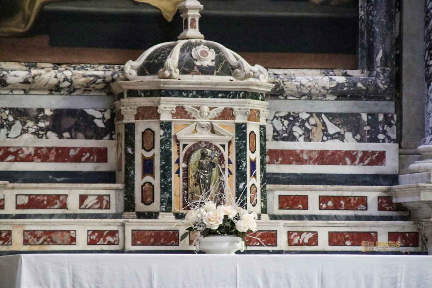 seitenaltar linkes querschiff kirche santa felicita florenz 8046