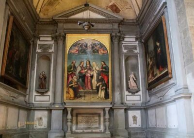 seitenkapellen basilika santa trinita florenz 9400