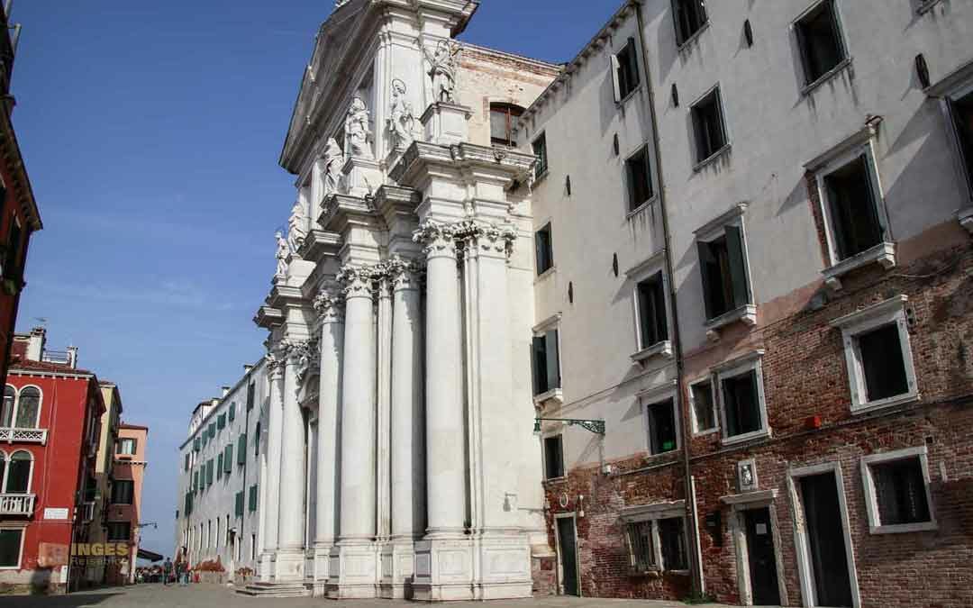 Santa Maria Assunta dei Gesuiti und das Ex-Convent in Venedig