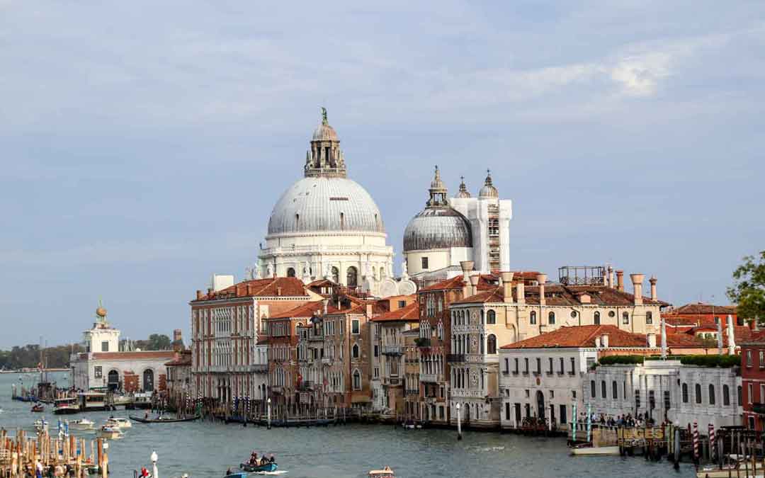 Venedig-Kirche-Santa-Maria-della-Salute