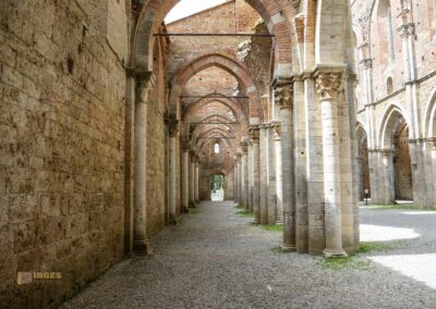 seitenschiff abteikirche san galgano toskana_A0420