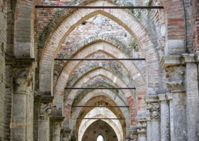 seitenschiff abteikirche san galgano toskana_A0427