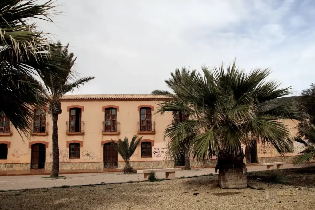 antiguo cuartel de guardia civil bei villaricos andalusien 1207