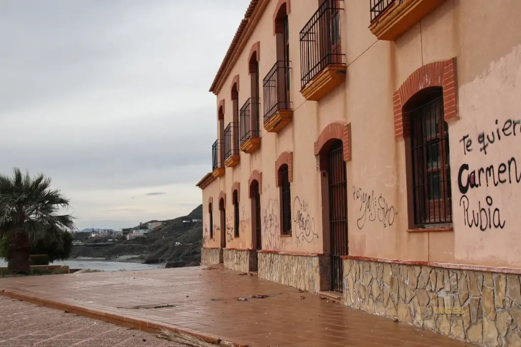 antiguo cuartel de guardia civil bei villaricos andalusien 1219