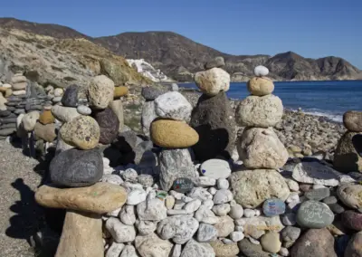 altar de la virgen de brecha am playa de la galera carboneras andalusien 1302